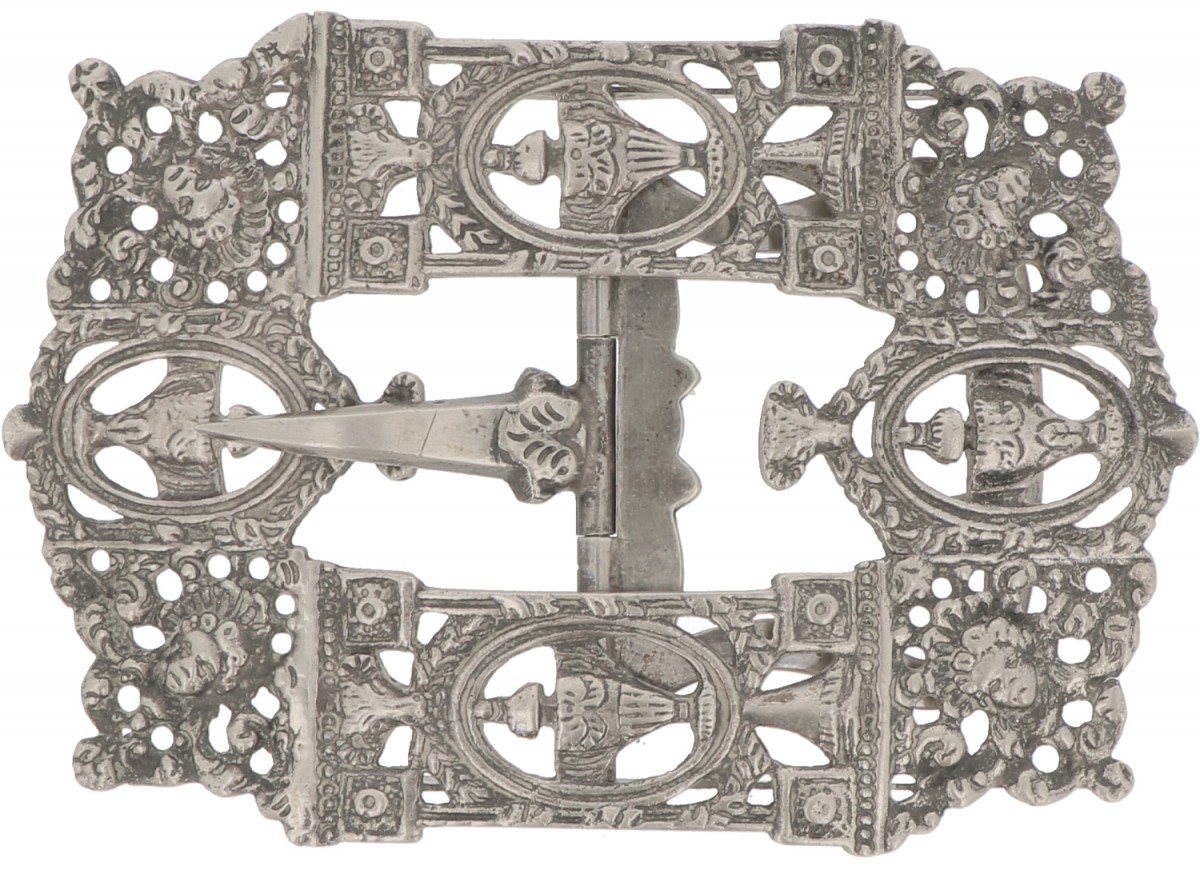 Gesp zilver.