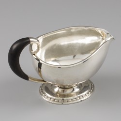 Georg Jensen saucière / sausboot, model nr. 290B, zilver. Ontworpen door Georg Jensen in ca. 1919.