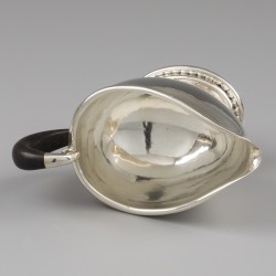 Georg Jensen saucière / sausboot, model nr. 290B, zilver. Ontworpen door Georg Jensen in ca. 1919.