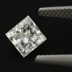 1.00 ct. HRD gecertificeerde natuurlijke diamant.