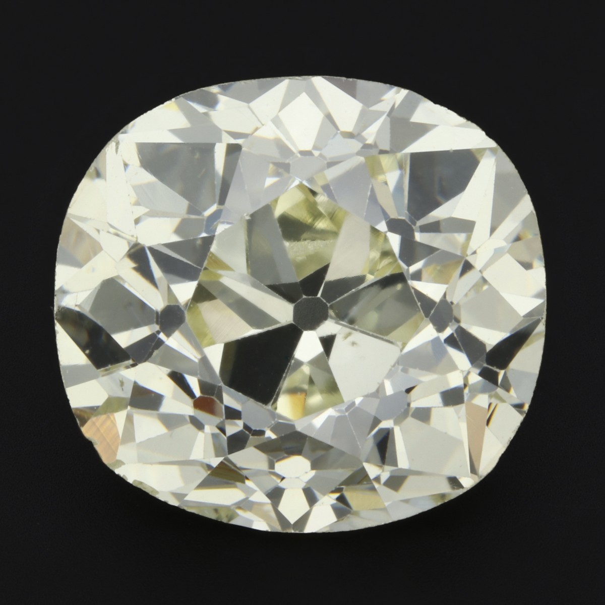 3.34 ct. HRD-gecertificeerde natuurlijke diamant.