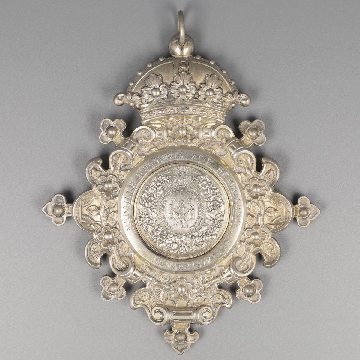 Prijspenning ''Sociéte Royale d'Horticulture et d'Agriculture'', F. Baetes, Antwerpen 1877, zilver.