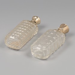 Parfumflacons (2), Nederland ca. 1880/90, goud.