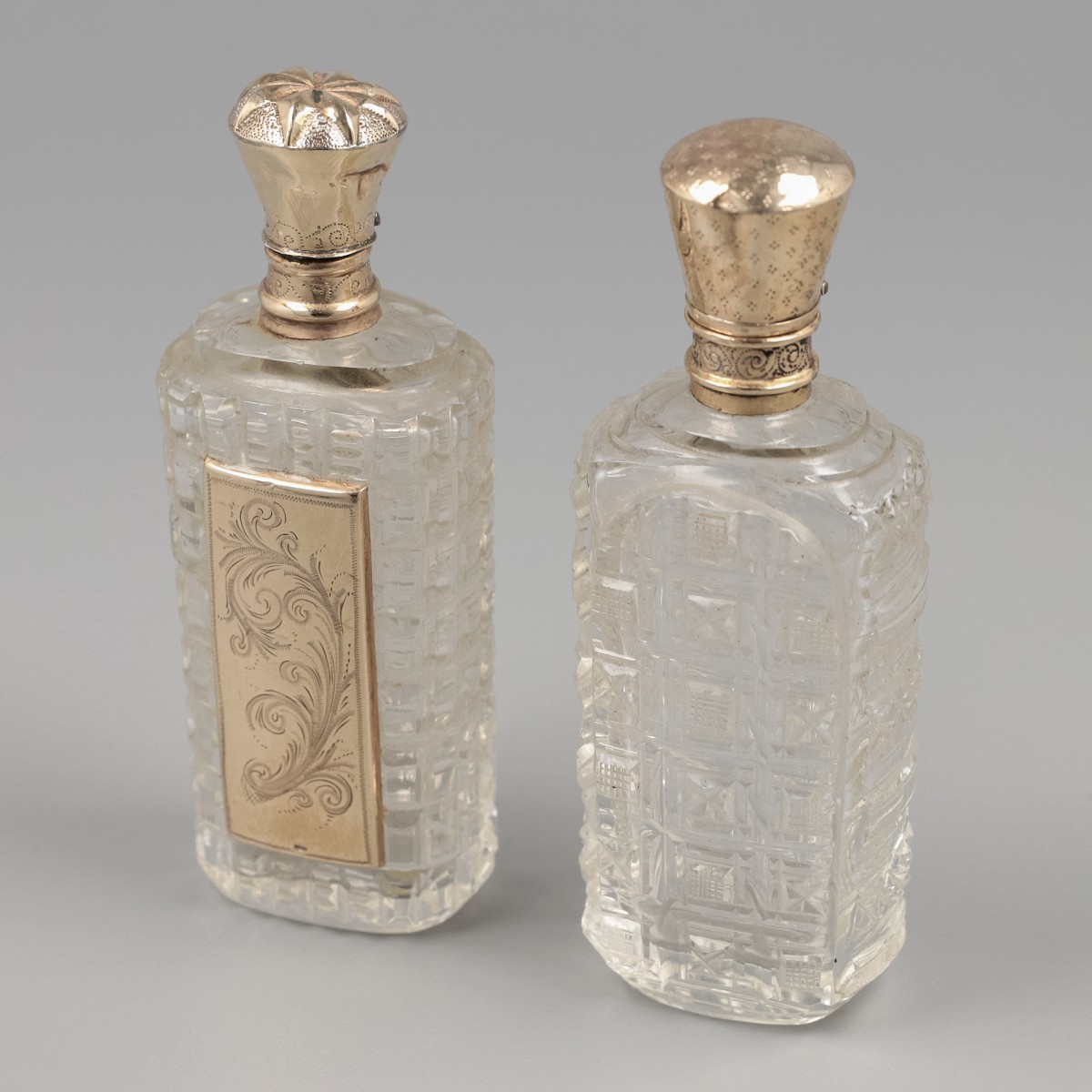 Parfumflacons (2), Nederland ca. 1880/90, goud.