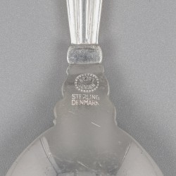 Georg Jensen dinerlepels (6), model Acorn, zilver. Ontworpen door Johan Rohde in 1915.