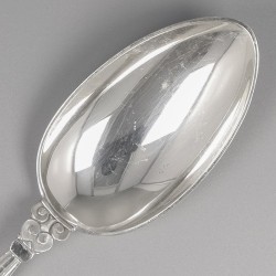 Georg Jensen dinerlepels 'large' (6), model Acorn, zilver. Ontworpen door Johan Rohde in 1915.