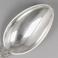 Georg Jensen dessertlepels (6), model Acorn, zilver. Ontworpen door Johan Rohde in 1915.