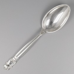 Georg Jensen dessertlepels (6), model Acorn, zilver. Ontworpen door Johan Rohde in 1915.