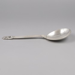 Georg Jensen serveerlepel (small), model Acorn, zilver. Ontworpen door Johan Rohde in 1915.