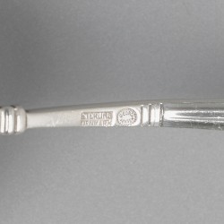 Georg Jensen jus pollepel (small), model Acorn, zilver. Ontworpen door Johan Rohde in 1915.