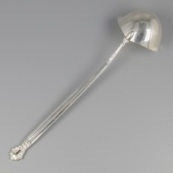 Georg Jensen jus pollepel (small), model Acorn, zilver. Ontworpen door Johan Rohde in 1915.