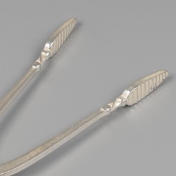 Georg Jensen suikertang, model Parallel, zilver. Ontworpen door Oscar Gundlach Pedersen in 1931.