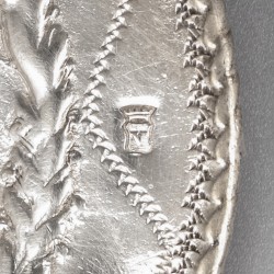 Broekstukken / klapstukken (2), Dirk van Duuren, Schoonhoven 1797, zilver.