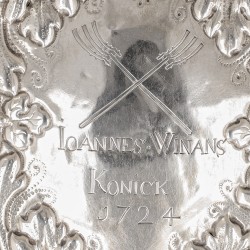 Koningsschild zilver, Joannes Winans, schutterskoning schutterij St. Jorisgilde in 1724. Zilversmid Theodorus Dirck Roecx (1686-1726), Maastricht.