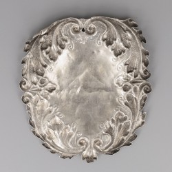 Koningsschild zilver, Joannes Winans, schutterskoning schutterij St. Jorisgilde in 1724. Zilversmid Theodorus Dirck Roecx (1686-1726), Maastricht.