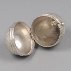 Rozenkransdoosje, Nederland ca 1910, zilver.