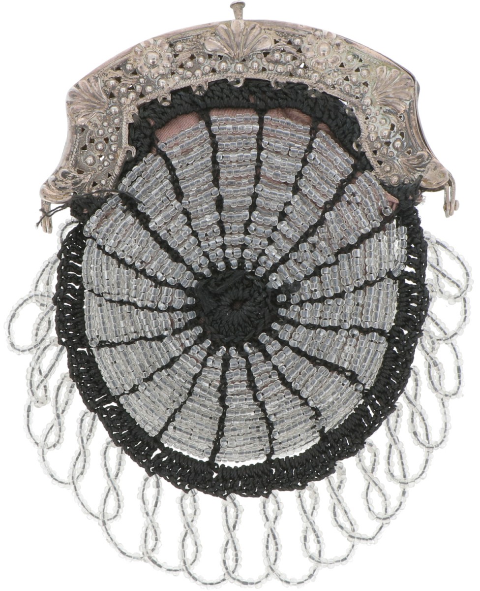 Beugelbeursje zilver.