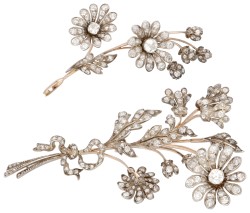 Antieke geelgouden multifunctionele broche / aigrette met oud geslepen diamanten 'en tremblant'.