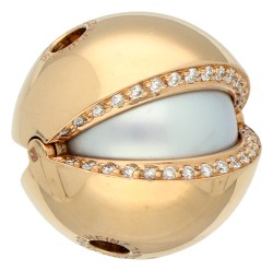 18K Roségouden Jorg Heinz 'Mystery Sphere' balslot bezet met ca. 0.89 ct. diamant en Zuidzee parel.