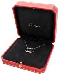 Cartier 18K witgouden 'Trinity' hanger aan collier bezet met ca. 0.43 ct. diamant.