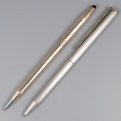 S.T. Dupont ballpoint pen & Cross ballpoint pen, verzilverd.