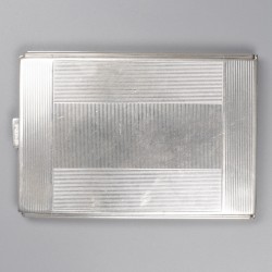 'Art-Deco' sigaretten etui zilver.