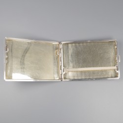 'Art-Deco' sigaretten etui zilver.