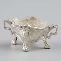 3-delige set ''Jugendstil'' zoutkelders met lepels zilver.