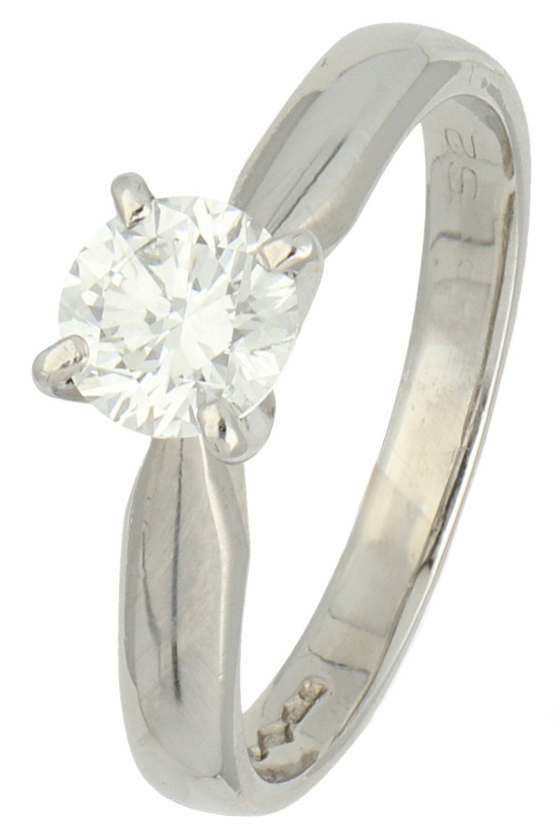 IGI-Gecertificiteerde Engelse platina solitaire ring bezet met ca. 0.70 ct. diamant.