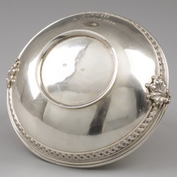 Schaal met hengsel, Carolus Resch, Brașov (Roemenië) ca. 1836, zilver.