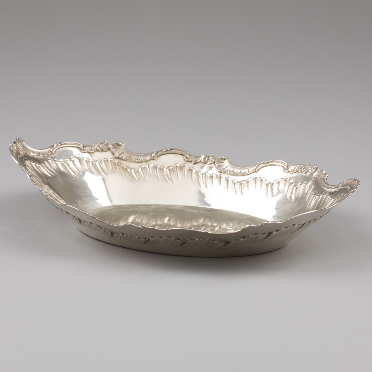 Art-Nouveau broodmand, Delheid Frères, Brussel 1900-1910, zilver.