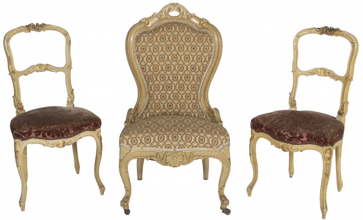 Een lot van (3) Lodewijk XV-stijl stoelen, Frankrijk, eind 19e eeuw.