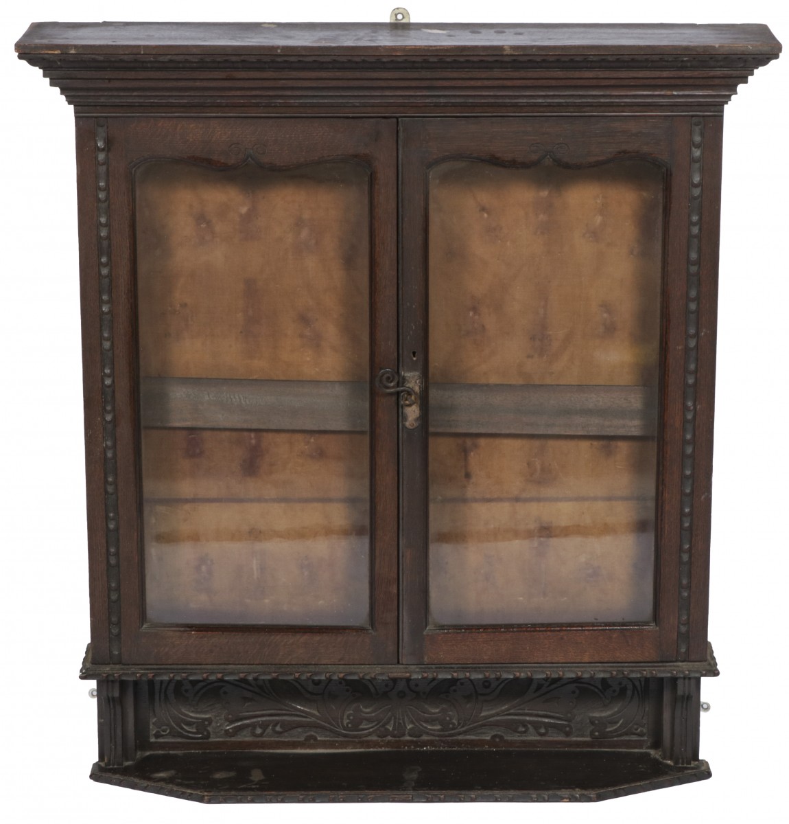 Een eikenhouten wandkast, Holland, 20e eeuw.