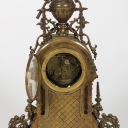 Een Louis XVI-stijl schouwpendule, België, ca. 1900.