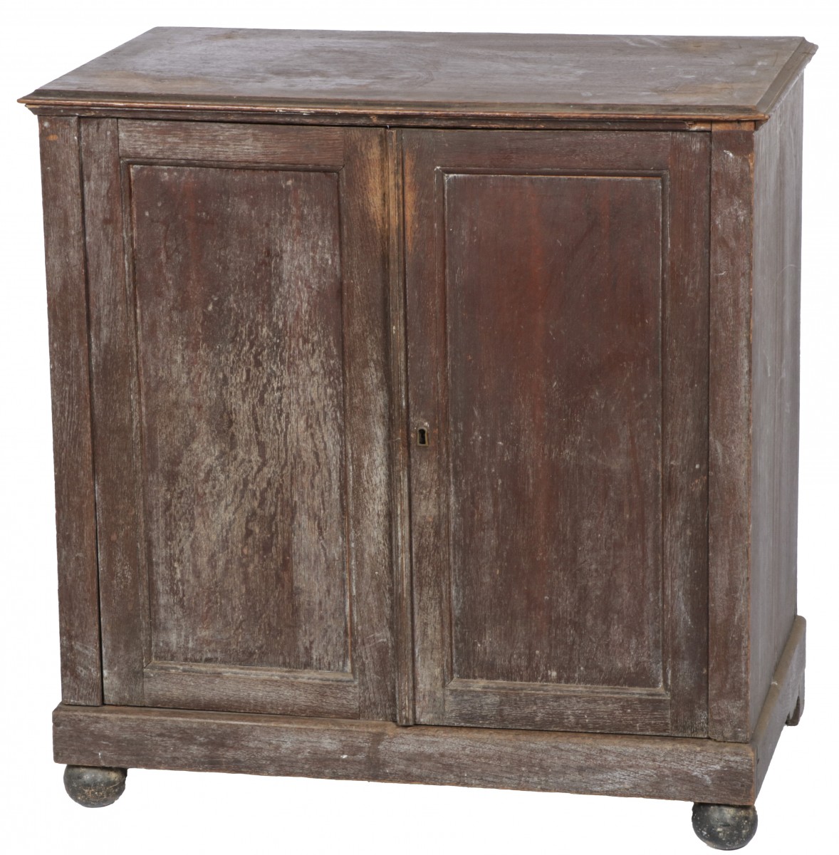 Een eikenhouten 2-deurs dressoir, Holland, ca. 1900.