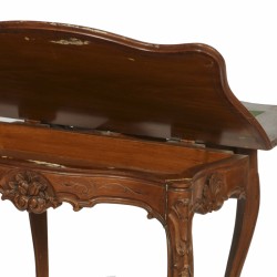 Een speeltafel en daarbij een bijzettafel, Holland, ca. 1900 en later.