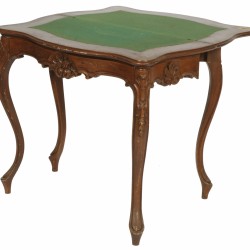 Een speeltafel en daarbij een bijzettafel, Holland, ca. 1900 en later.