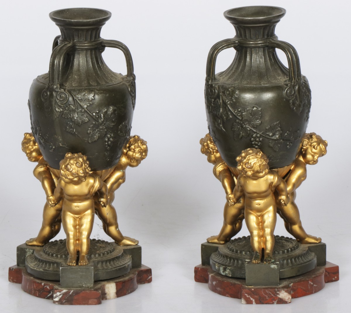 Een lot van (2) bronzen cassolettes, Frankrijk, 19e eeuw.