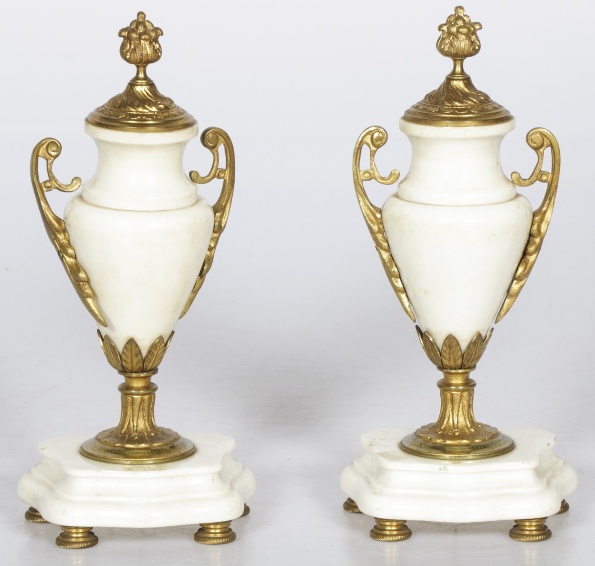 Een lot van (2) cassolettes, Frankrijk, ca. 1900.