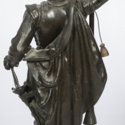 Een ZAMAK sculptuur van een lansdrager, Frankrijk(?), ca. 1900.