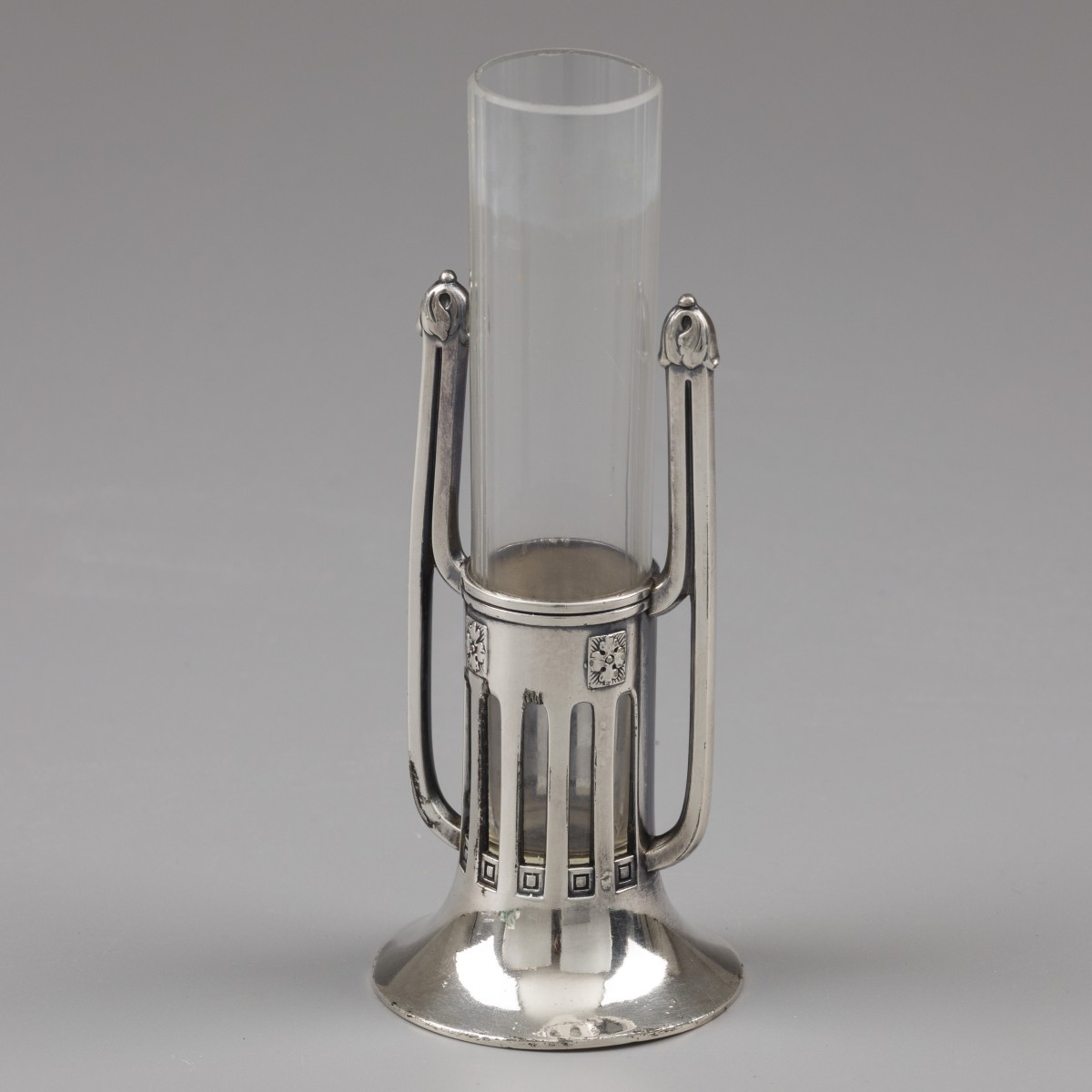 Jugendstil WMF vaas (275A) ca. 1900 verzilverd.