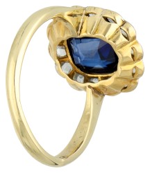 14K Geelgouden entourage ring met synthetisch saffier en roos diamant