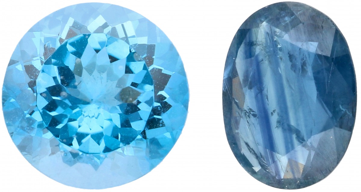 Lot van een natuurlijke blauwe saffier 3.54 ct. en een IJGC-gecertificeerde natuurlijke blauwe topaas 6.92 ct.