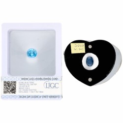 Lot van een natuurlijke blauwe saffier 3.54 ct. en een IJGC-gecertificeerde natuurlijke blauwe topaas 6.92 ct.