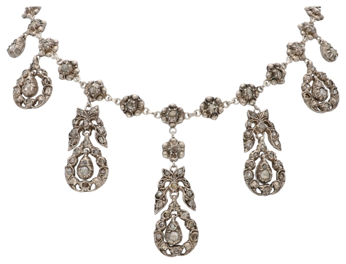 Zilveren collier in 18e eeuwse stijl met roos diamant
