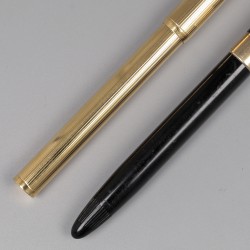 Dunhill vulpen & Sheaffer vulpen, goud / goud verguld.