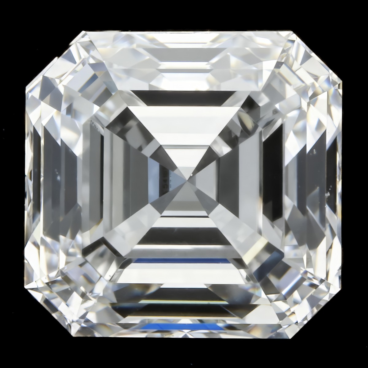 0.70 ct. GIA gecertificeerde natuurlijke diamant.