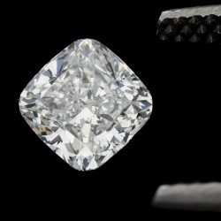 0.84 ct. IGI gecertificeerde natuurlijke diamant.