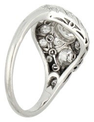 Platina Art Deco ring bezet met oud slijpsel diamant.