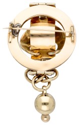BWG Geelgouden broche met cultivé parels en emaille